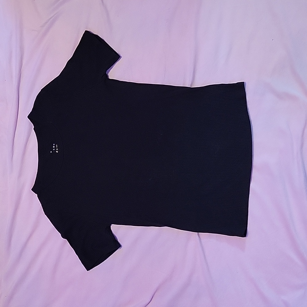 Ribbed black shirt